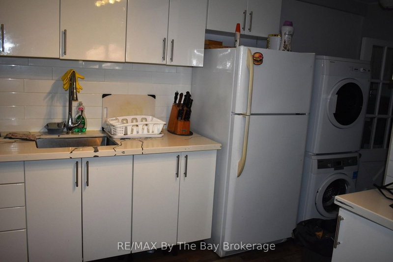 16 Albert St photo 5
