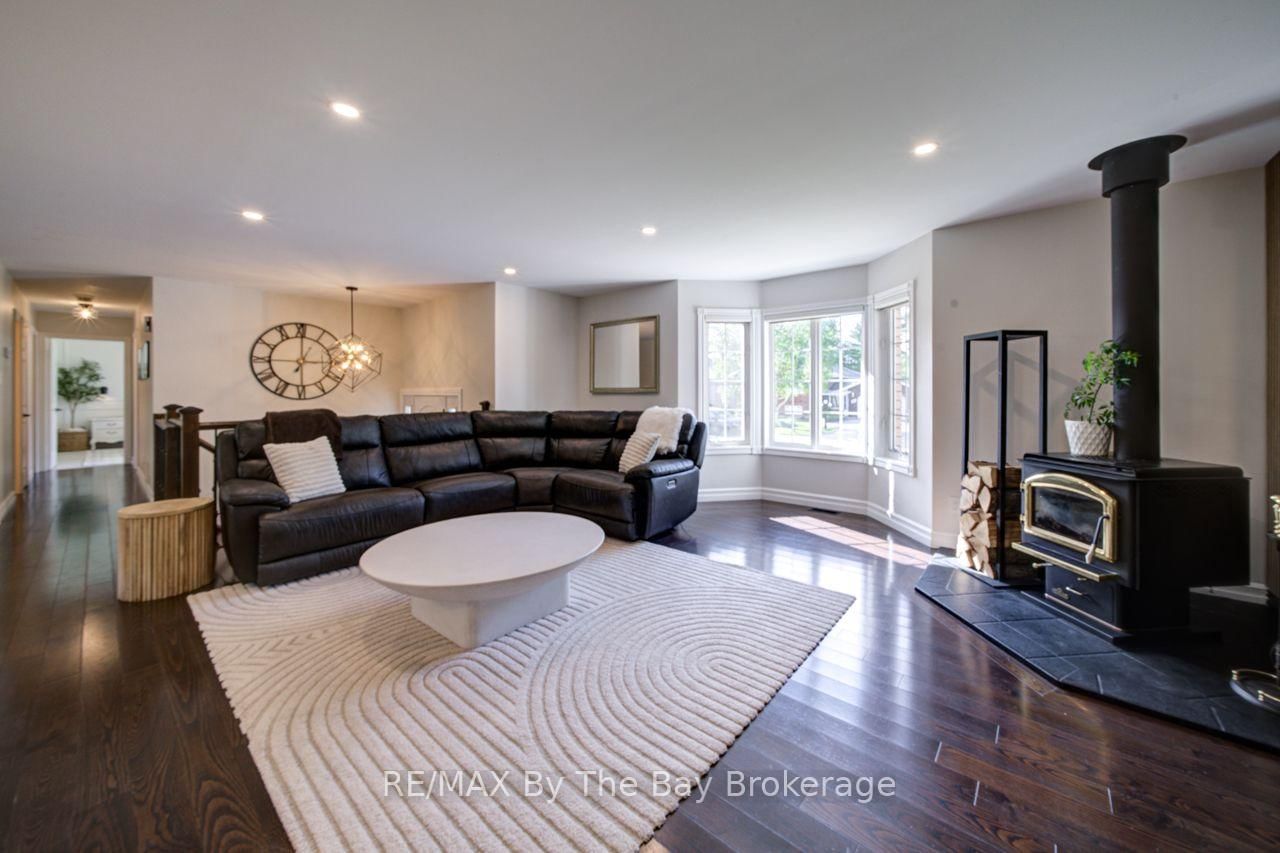 29 Downer Crescent photo 9