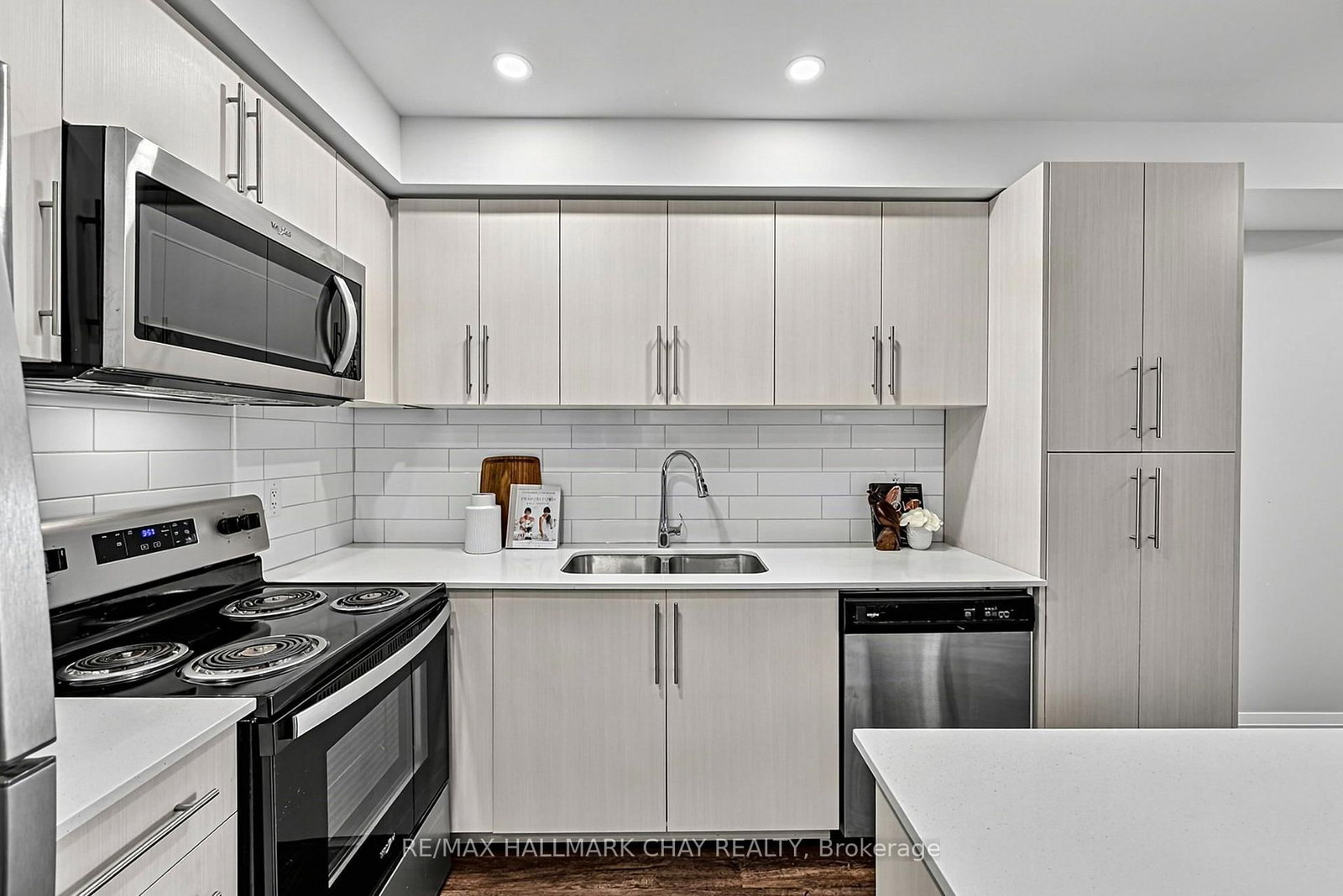 58 Lakeside Terrace photo 7