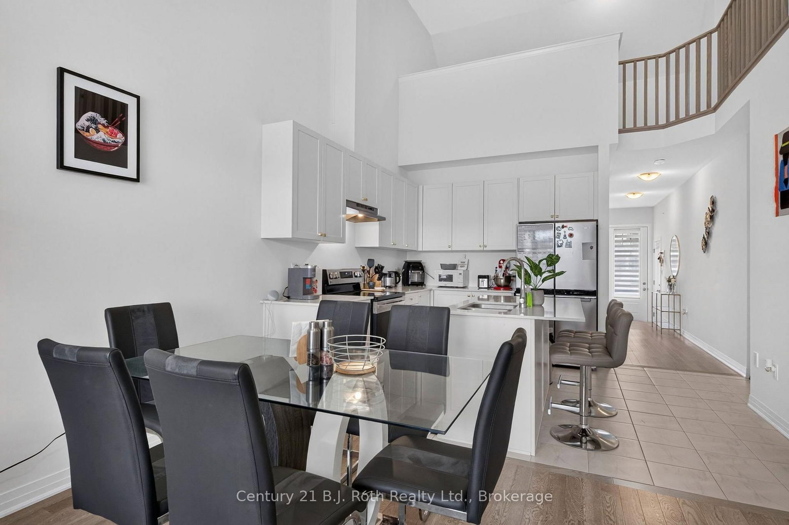 543 Hudson Crescent photo 9