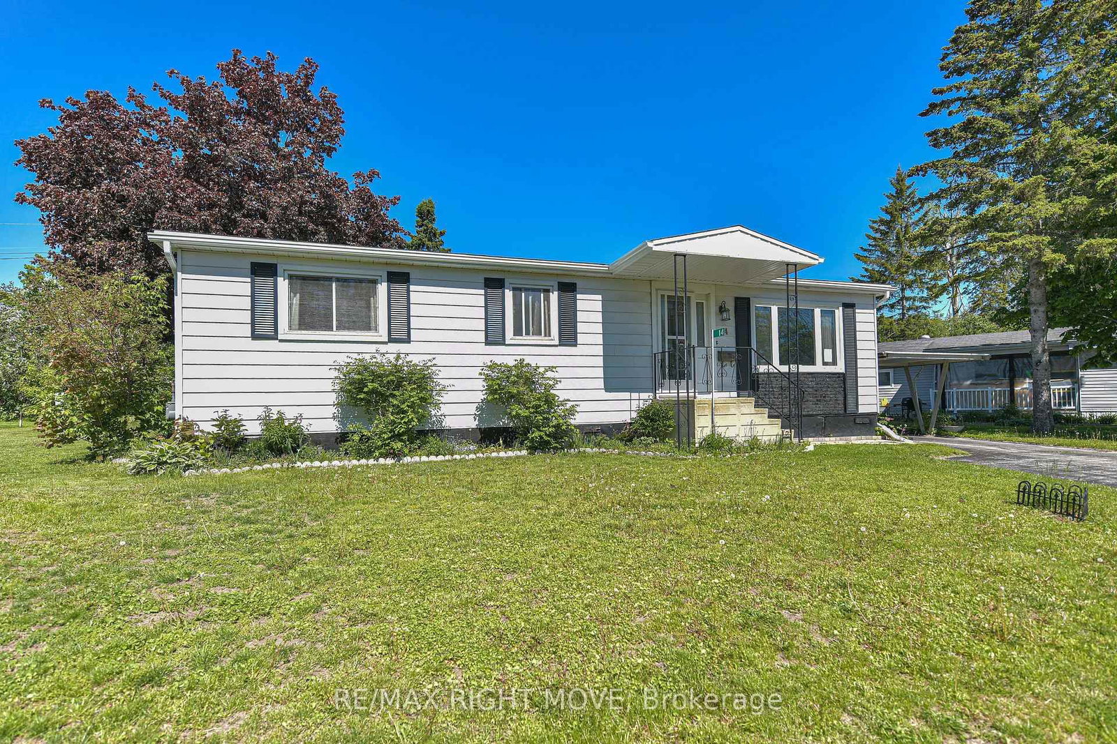 14 Muir Drive photo 4