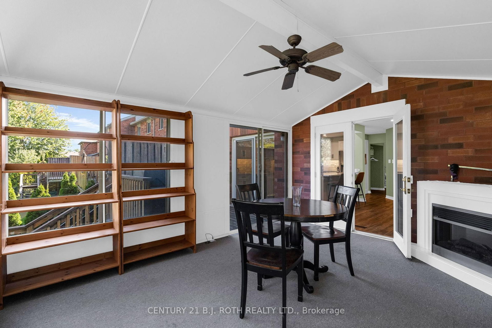 102 Holgate Street • Barrie, ON photo 18
