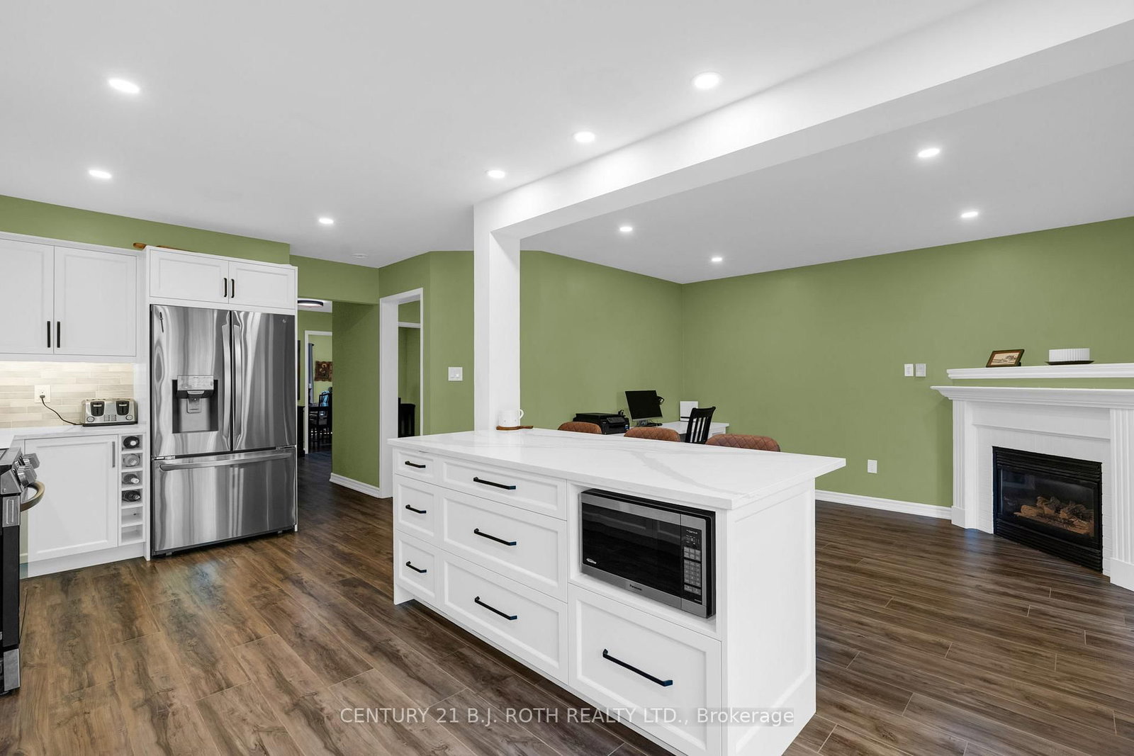 102 Holgate Street • Barrie, ON photo 14