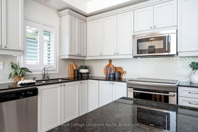 48 KARI Crescent • Collingwood, ON photo 9