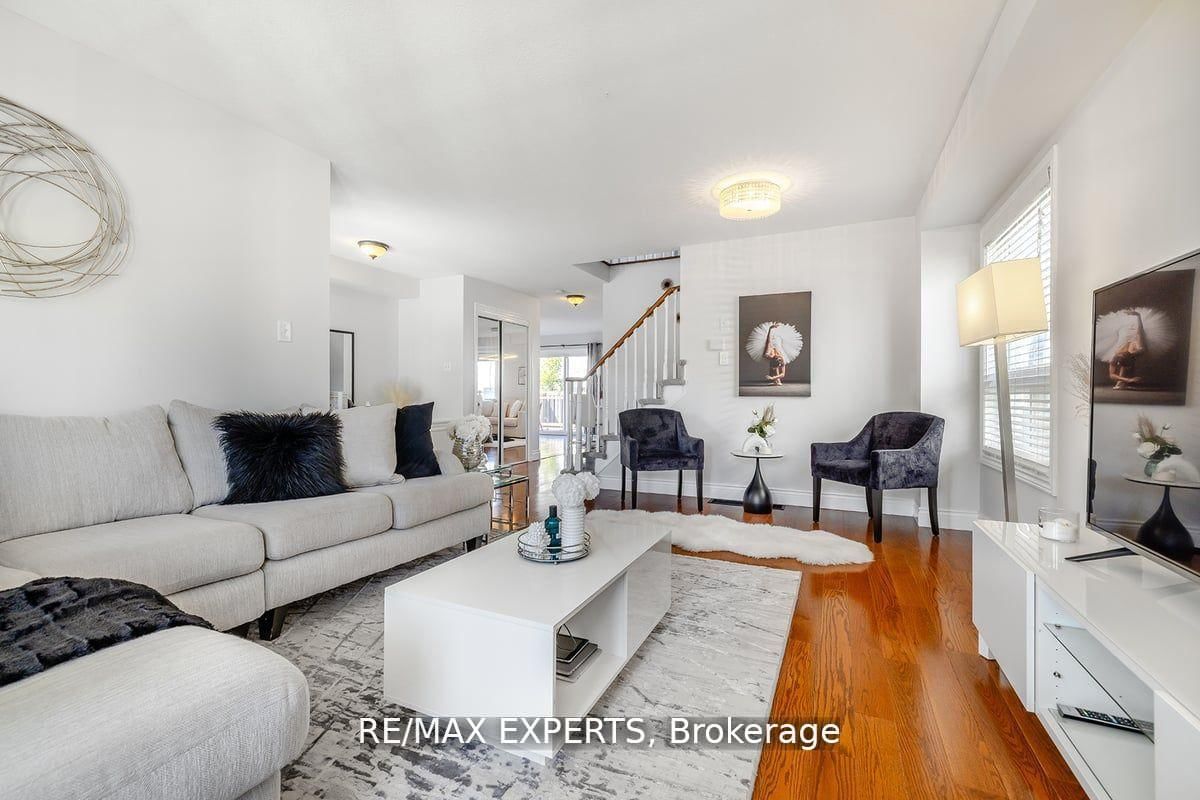 10 Snowden Avenue photo 8