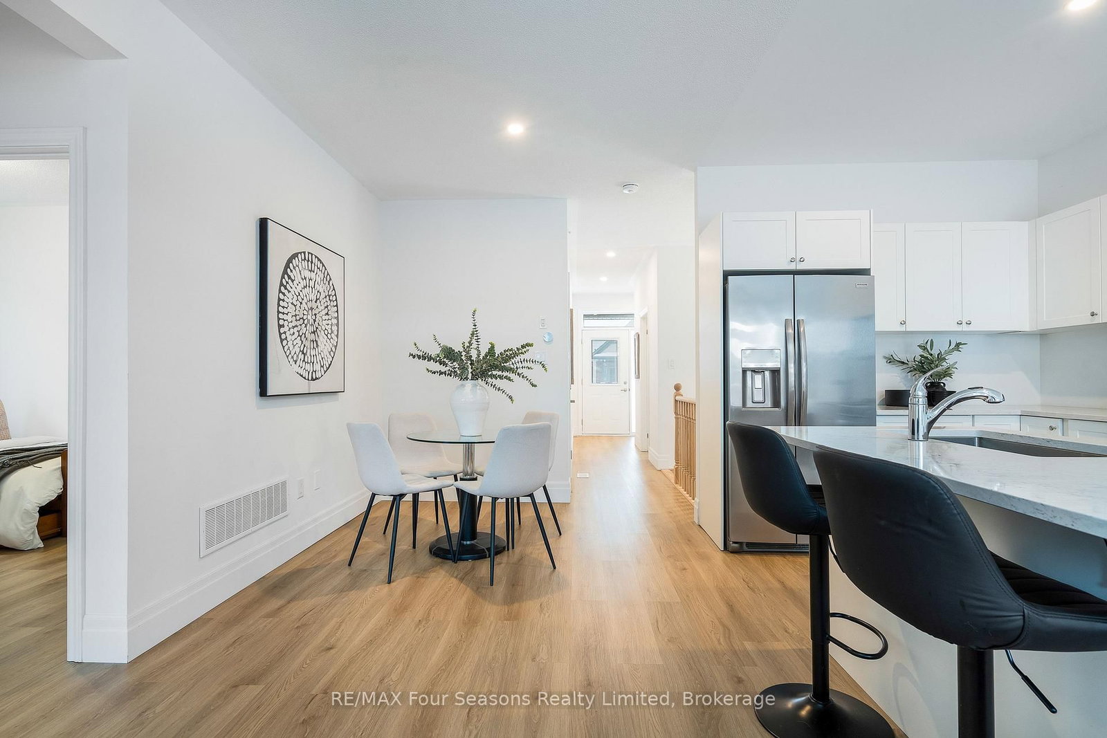 248 Duncan Street • Clearview, ON photo 12