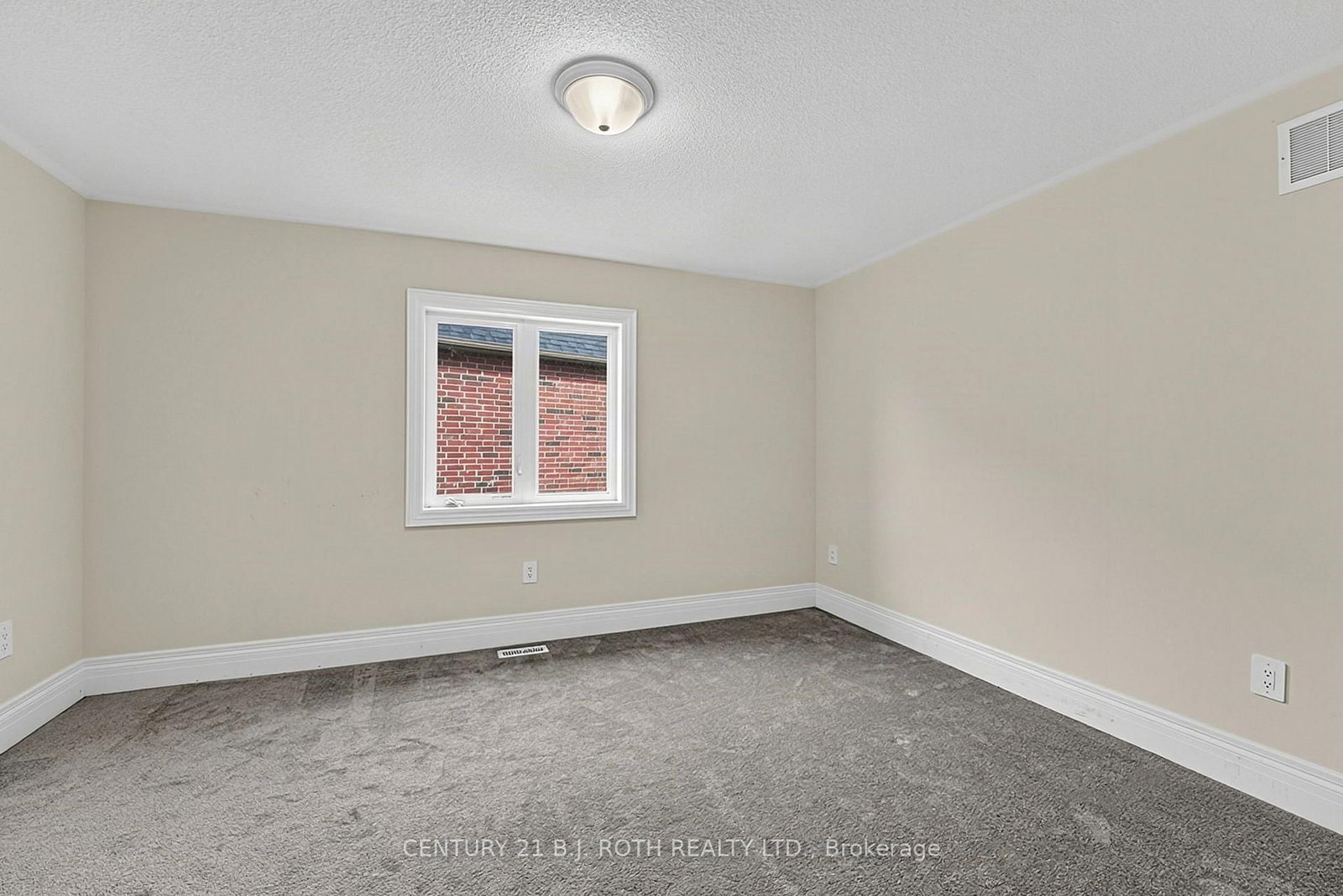 55 Sanford Circle • Springwater, ON photo 30