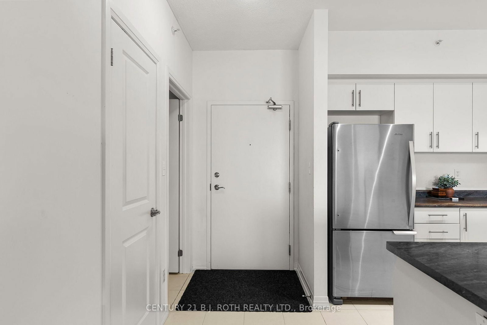 299 Cundles Road E • #505 • Barrie, ON photo 3