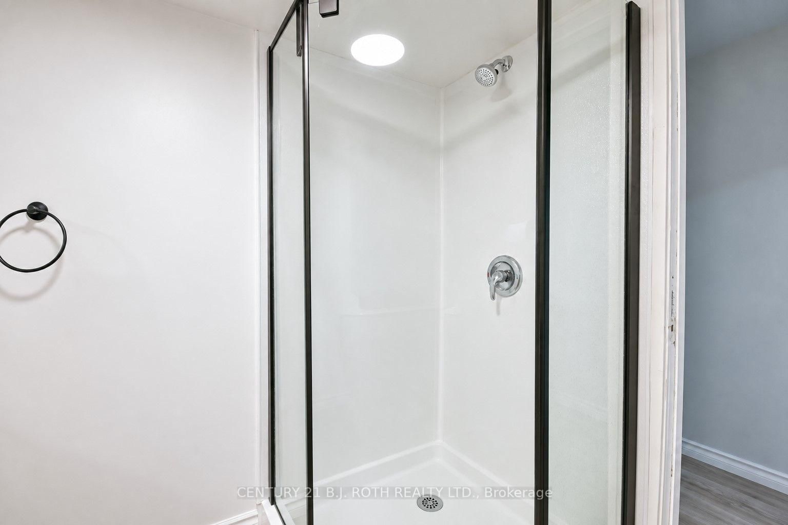 5 East Gate • Barrie, ON photo 20