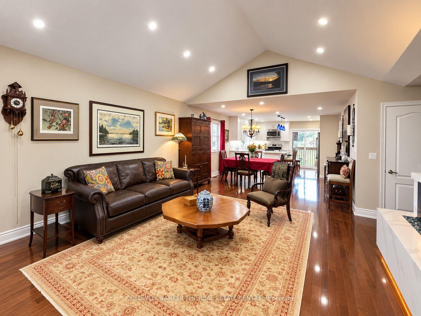 44 Iris Drive photo 6