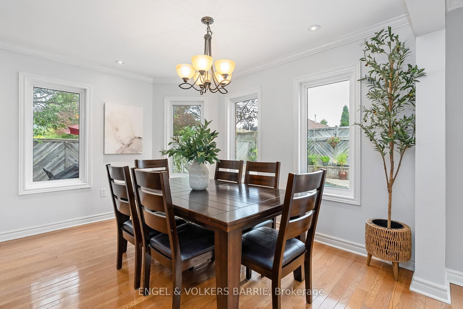 19 Grand Forest Drive photo 9