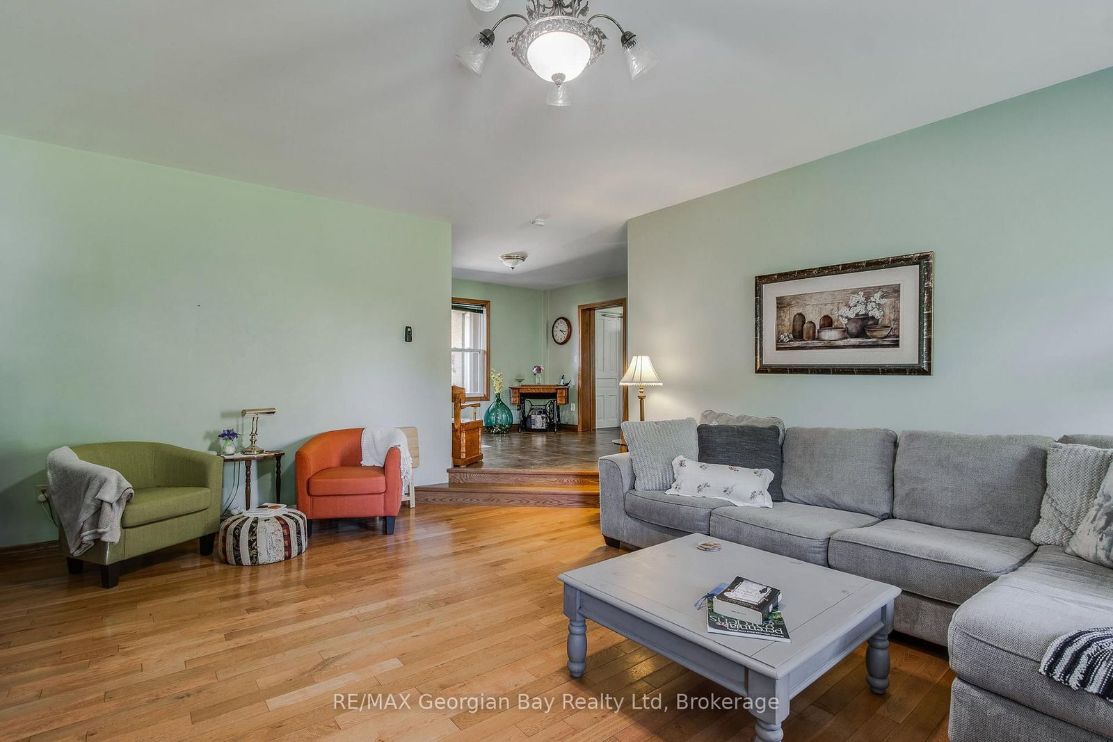 305 Lindsay Street photo 7