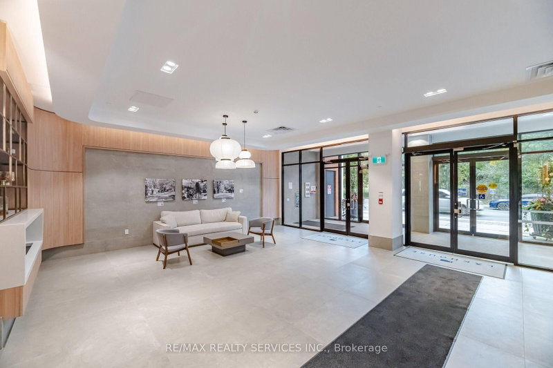 620 - 185 Dunlop Street E