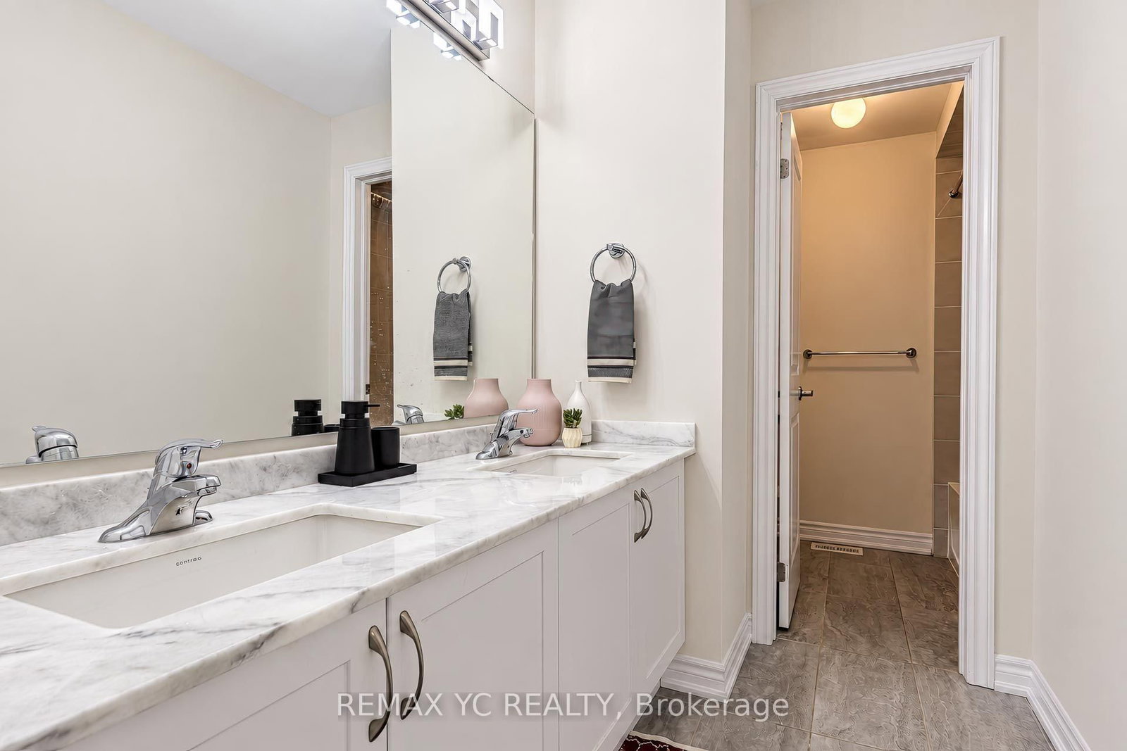 126 Durham Avenue • Barrie, ON photo 27
