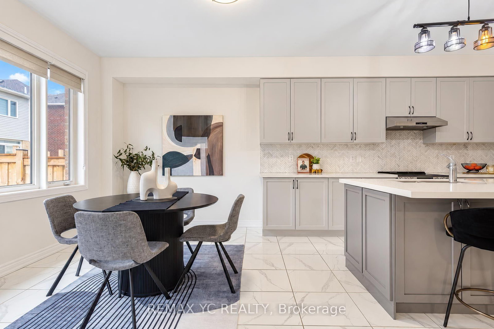126 Durham Avenue • Barrie, ON photo 10