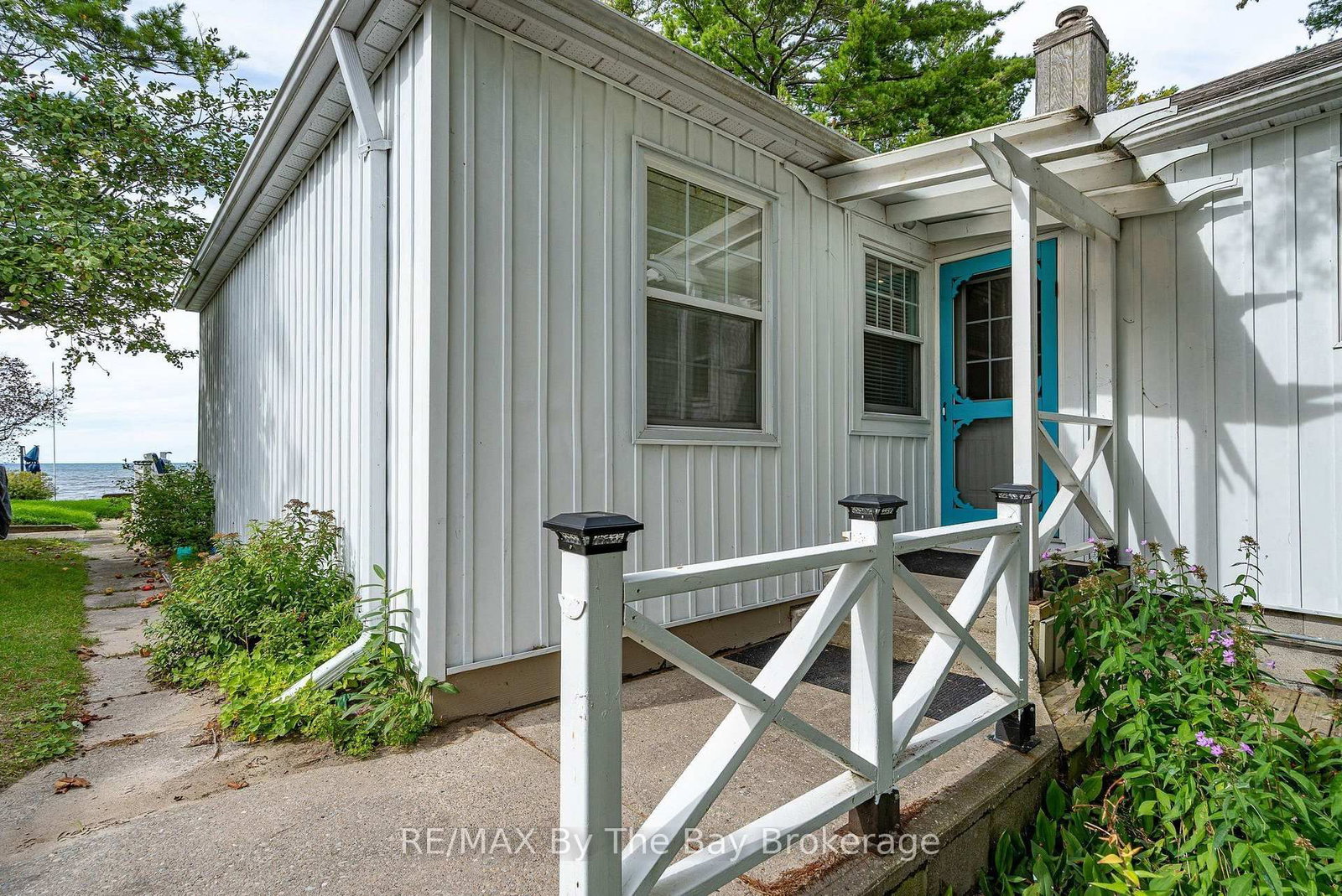 150 SANTOS Lane photo 8