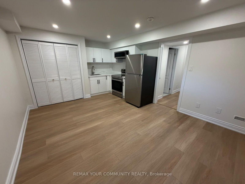 281 Ferndale Drive S