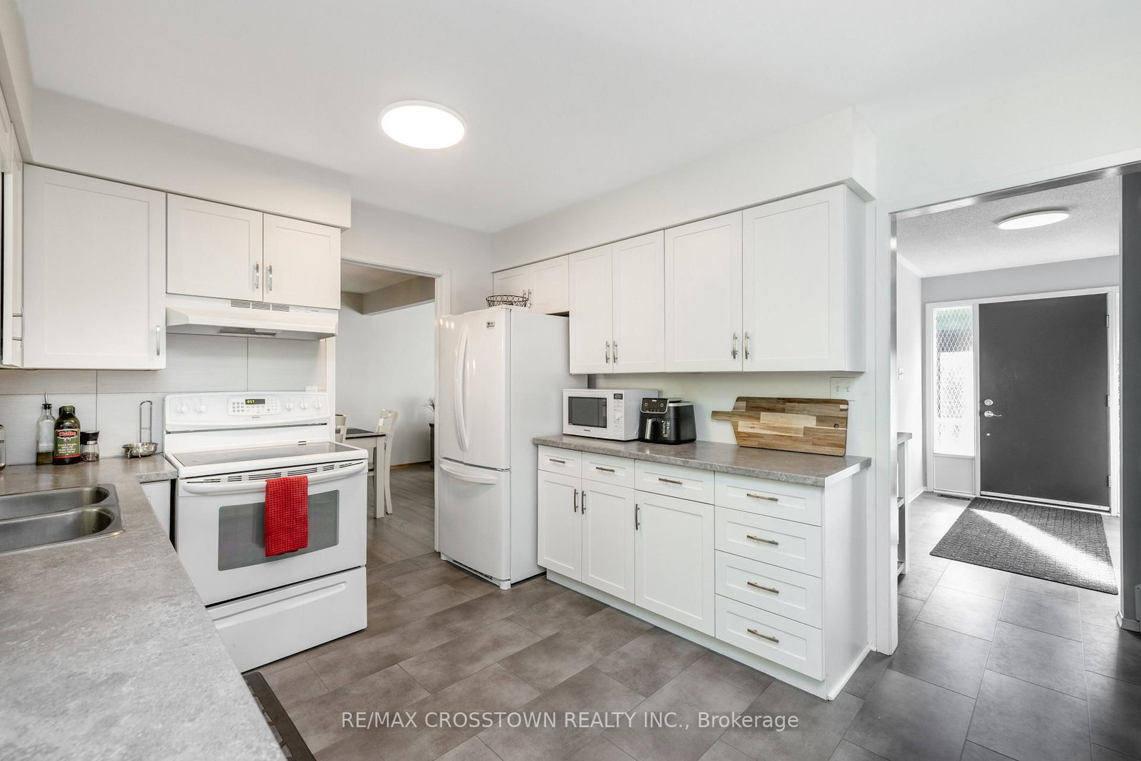 87 Baywood Way photo 9
