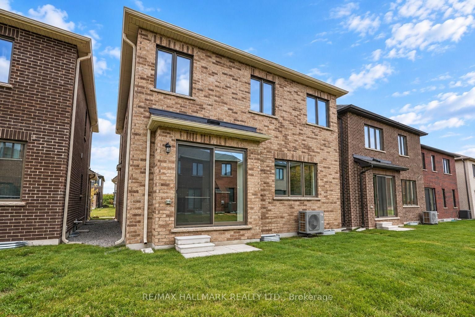 84 Gretzky Avenue • Barrie, ON photo 39
