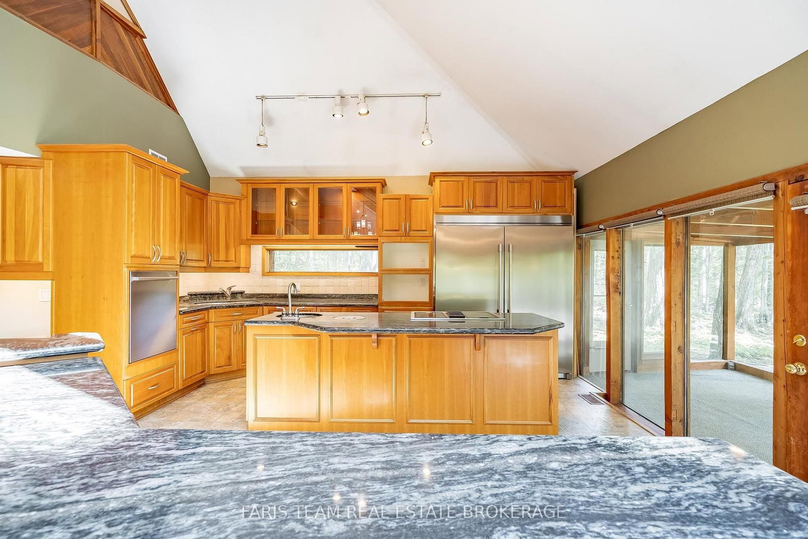 15 Scottdale Drive photo 6