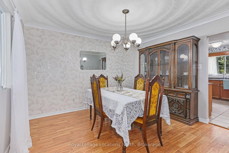 162 Christopher Ave photo 5