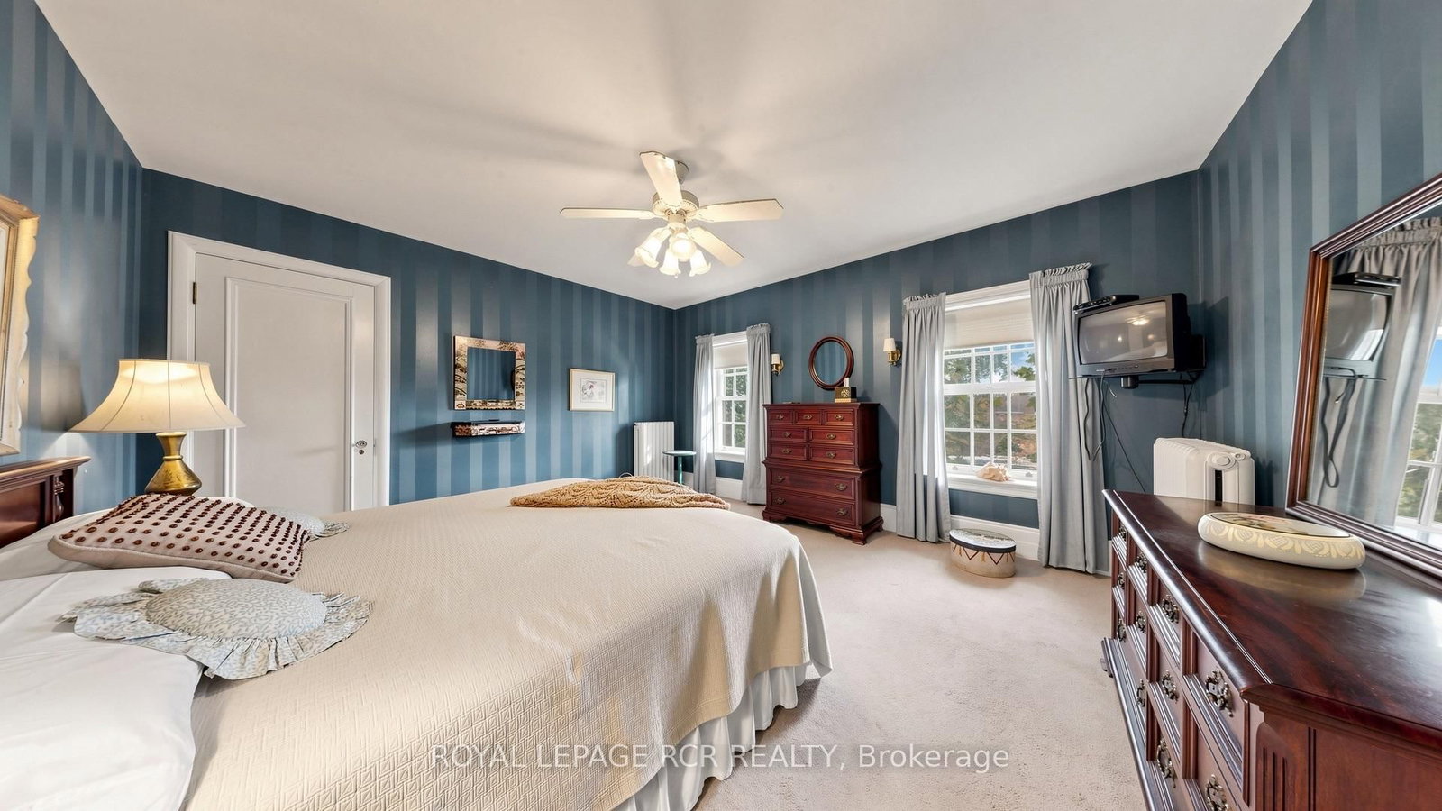 16 Blake Street • Barrie, ON photo 23