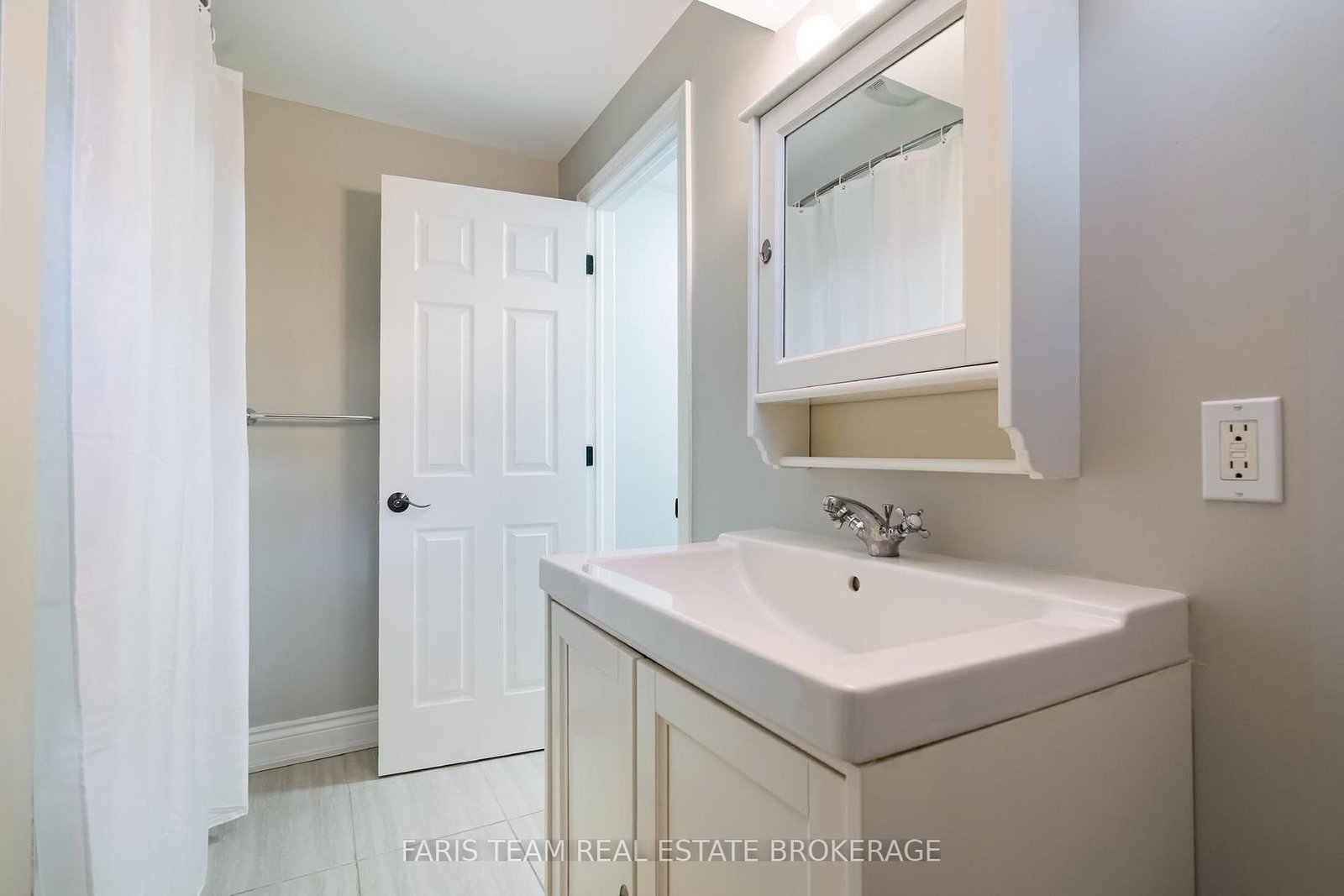 61 Oakridge Drive • Barrie, ON photo 24