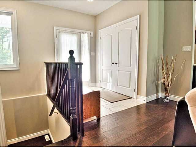 8 Merrington Ave, Oro-Medonte, L3V 6H2 | Image 2