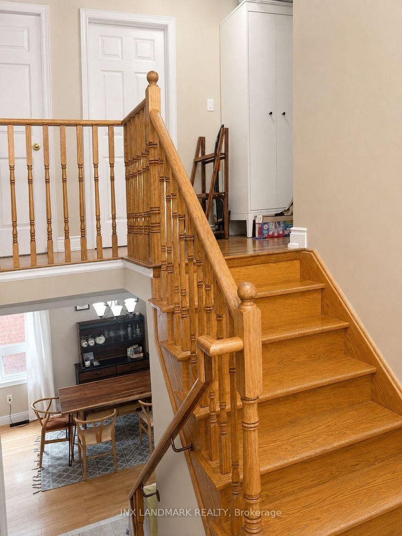 19 Stuart Ave N photo 4
