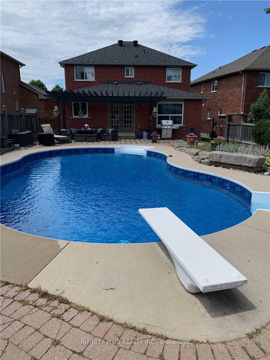Detached House for lease at 10 Sandalwood Court, Barrie, Ontario, L4N 0G8 - Bayshore - MLS: S14097632