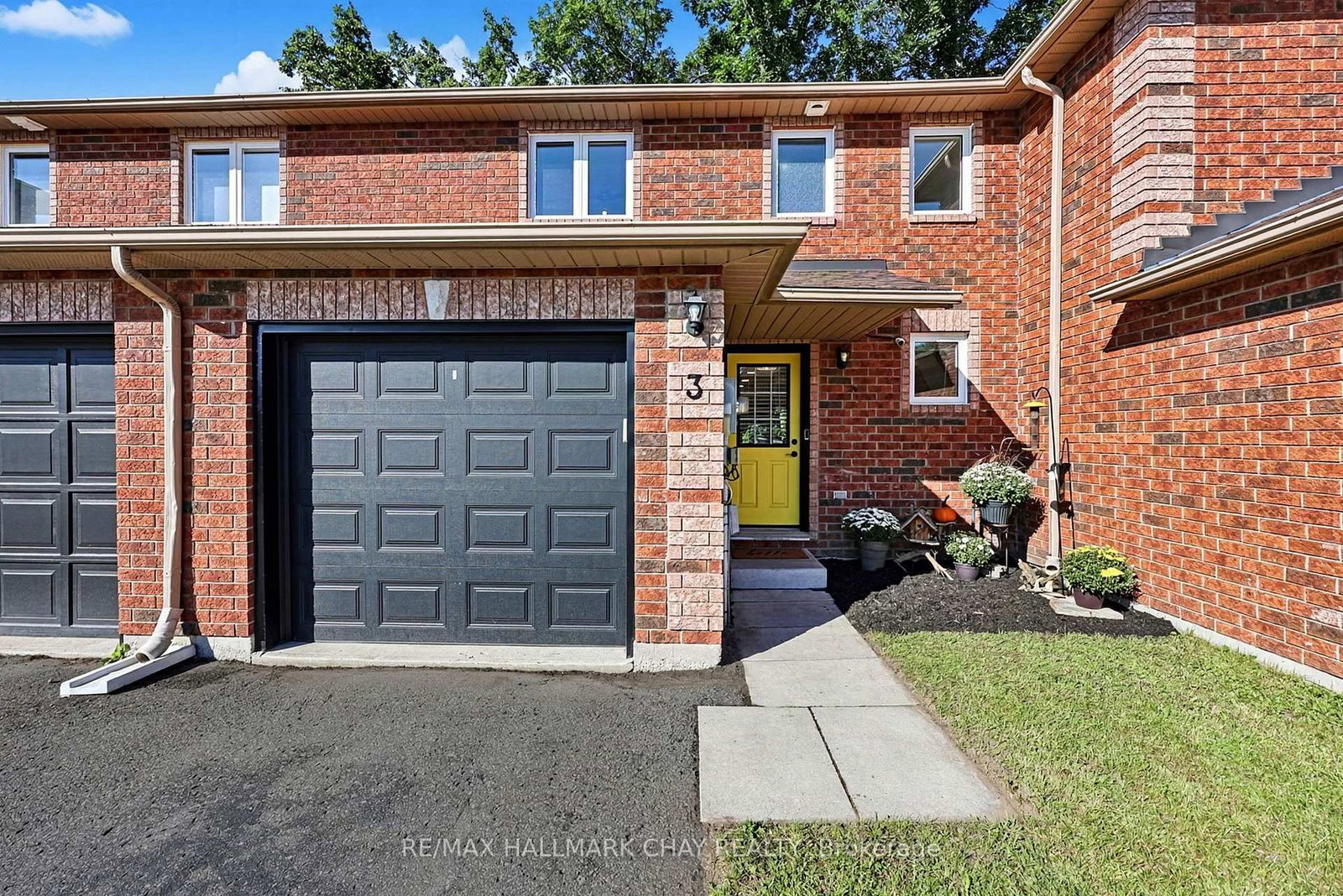 38 Kenwell Crescent • #3 • Barrie, ON photo 2