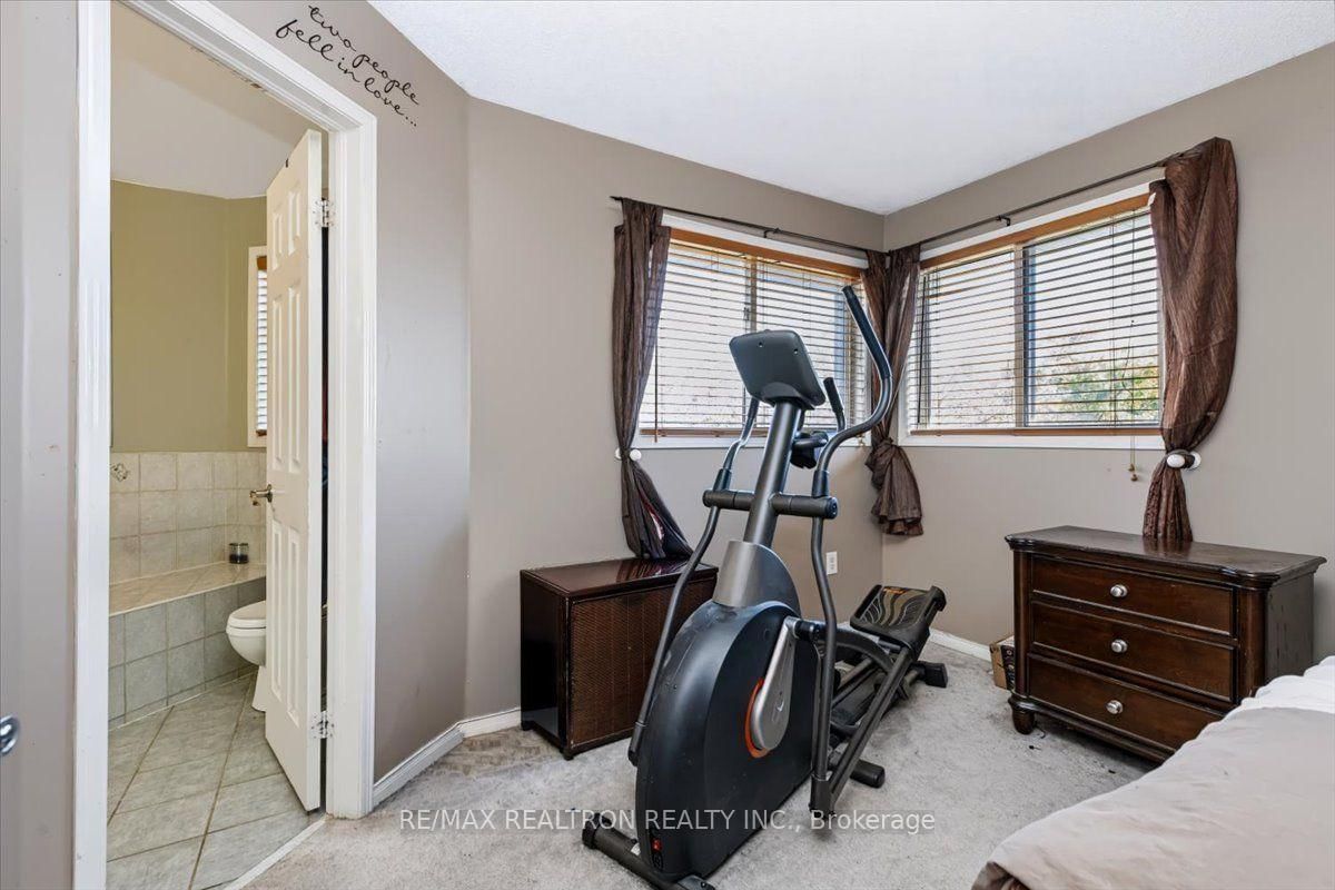 5 Widgeon Street • Barrie, ON photo 16