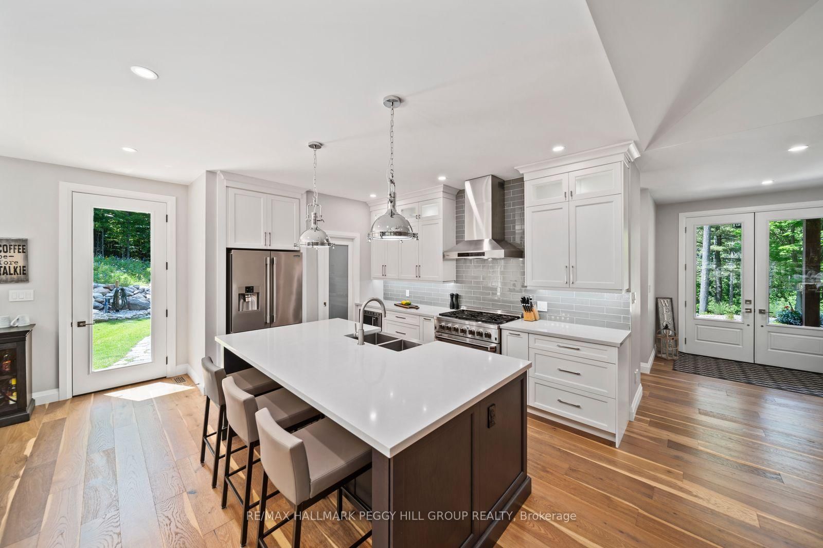 1087 Vindin Street photo 7