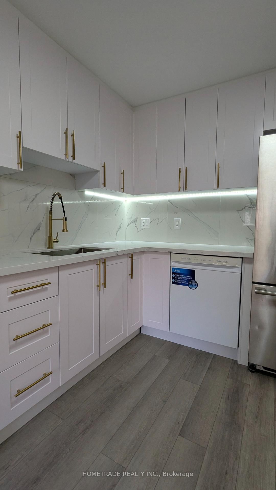 14 Chaucer Crescent photo 8