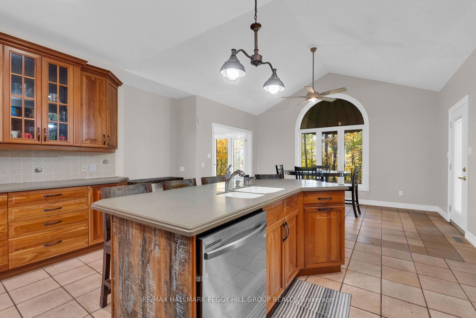 61 White Elm Road photo 9