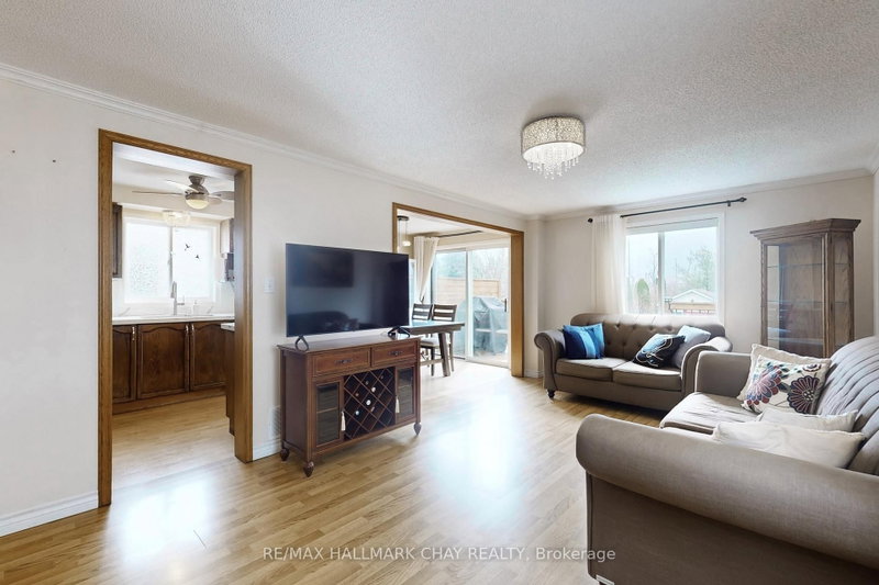 87 Wessenger Dr photo 5