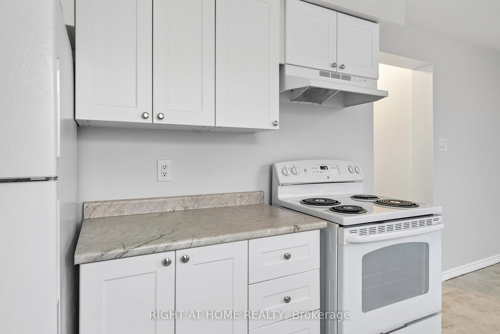 80 GARDEN Drive • Barrie, ON photo 34