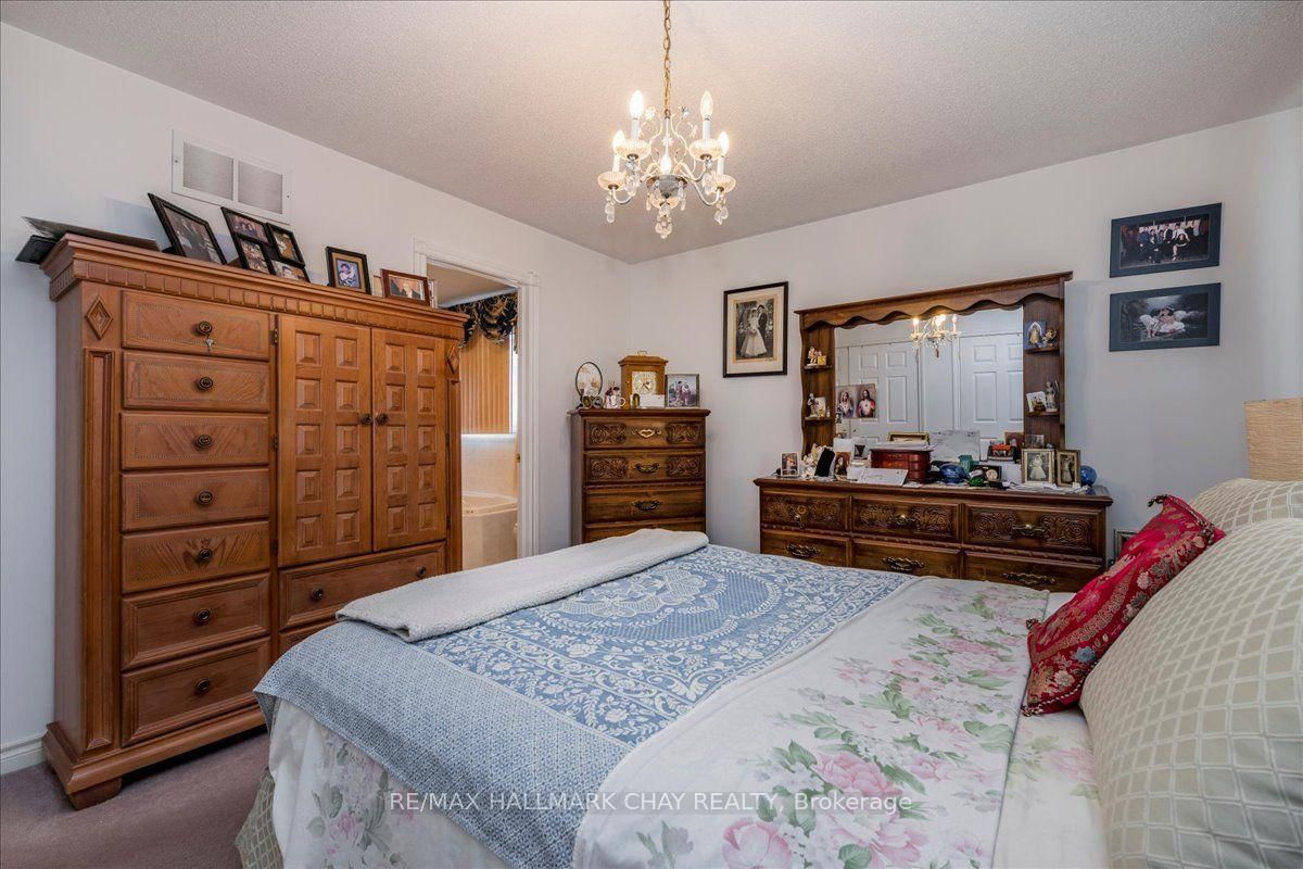 245 Pringle Drive • Barrie, ON photo 14