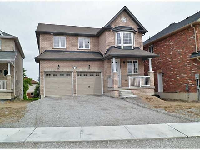 2271 Whitewood Cres, Innisfil, L9S 0C4 | Image 2