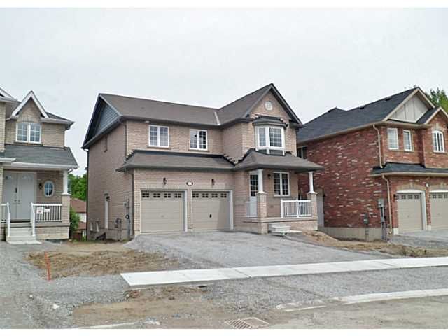 2271 Whitewood Cres, Innisfil, L9S 0C4 | Image 3