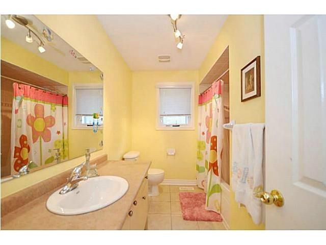 15 Surrey Dr, Barrie, L4M 0C5 | Image 3