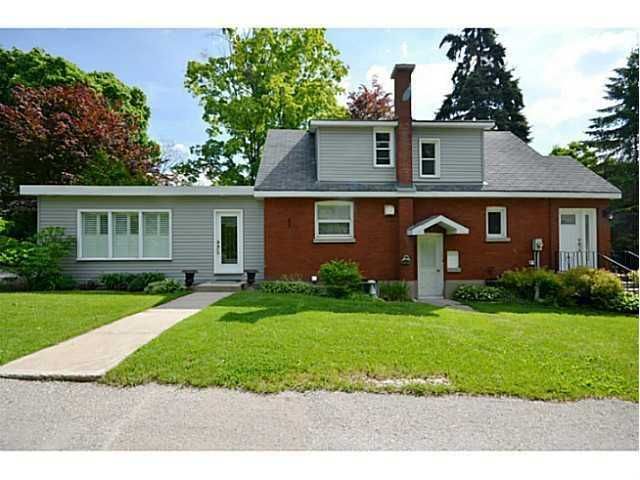 98 Blake St, Barrie, L4M 1J9 | Image 2