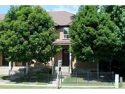 Townhouse sold at 11-234 Cundles Road, Barrie, Ontario, L4M 6L1 - Little Lake - MLS: S1506816