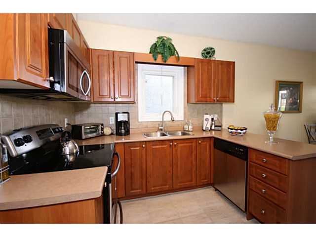 21 Silver Tr, Barrie, L4N 2S2 | Image 3