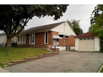 Detached House sold at 243 Wellington Street, Barrie, Ontario, L4M 2E4 - Codrington - MLS: S1604768