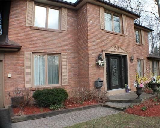 8 Malta Cres, Springwater, L9X 0P2 | Image 2