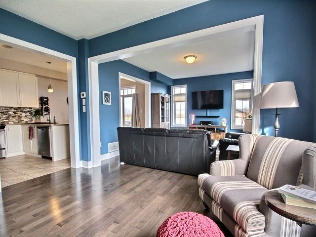 76 Forsyth Cres, Barrie, L4N6R1 | Image 3