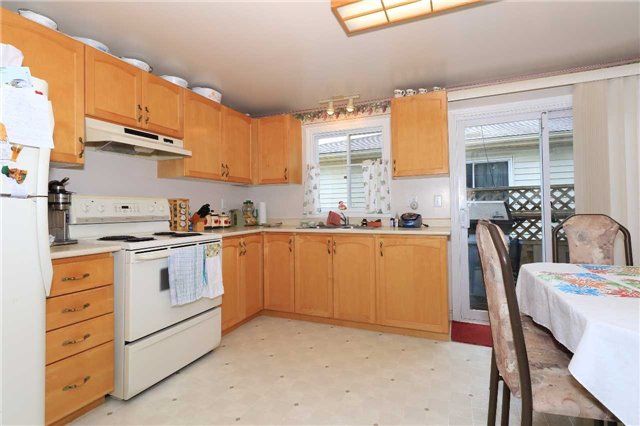 3 Hickling Tr, Barrie, L4M 5W1 | Image 3