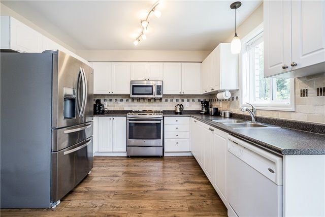 28 Shalom Way, Barrie, L4N 5X9 | Image 3