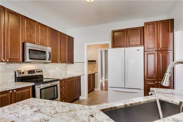 20 The Queensway, Barrie, L4M 7H6 | Image 2